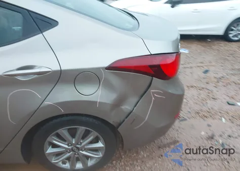 2015 Hyundai Elantra Se z USA, uszkodzony, nr VIN 5NPDH4AE0FH581930